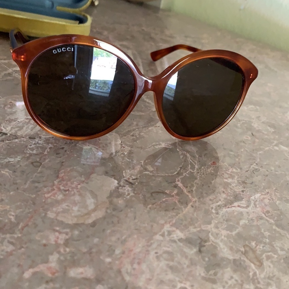 Brand new Gucci sunglasses - Picture 2 of 10